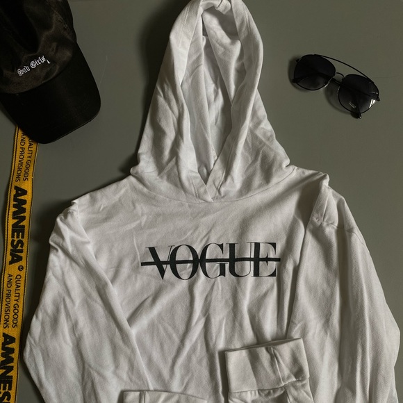 Vogue hoodie - Picture 2 of 3